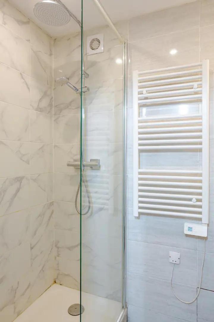 Ferienwohnung Superbe Studio Paris Gambetta Exterior foto